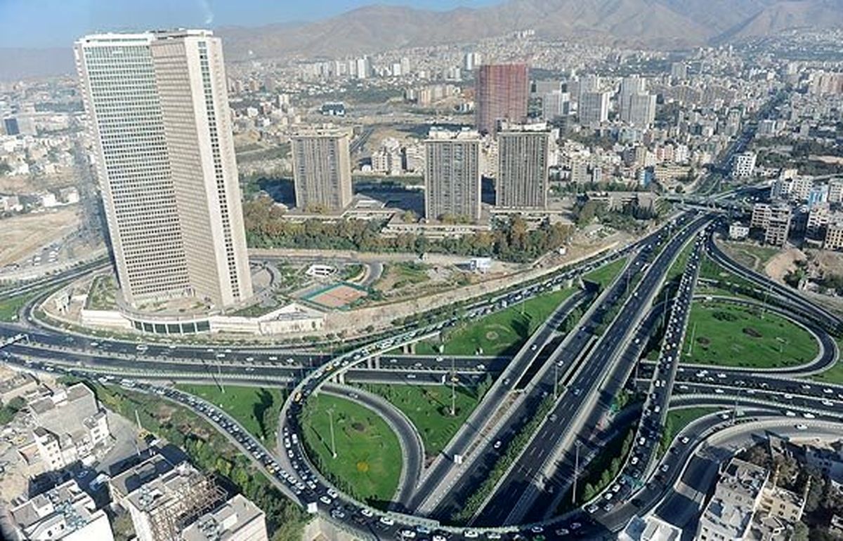 تمرکز زدایی اقتصادی پیش‌نیاز کنترل جمعیت در تهران است