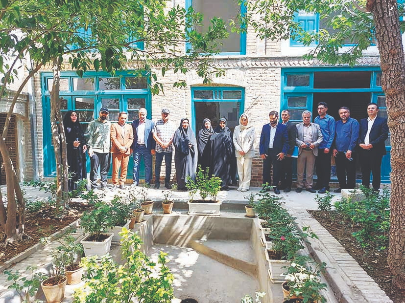 حضور بانوان در مرمت و احیای خانه پدری جلال‌ آل‌احمد