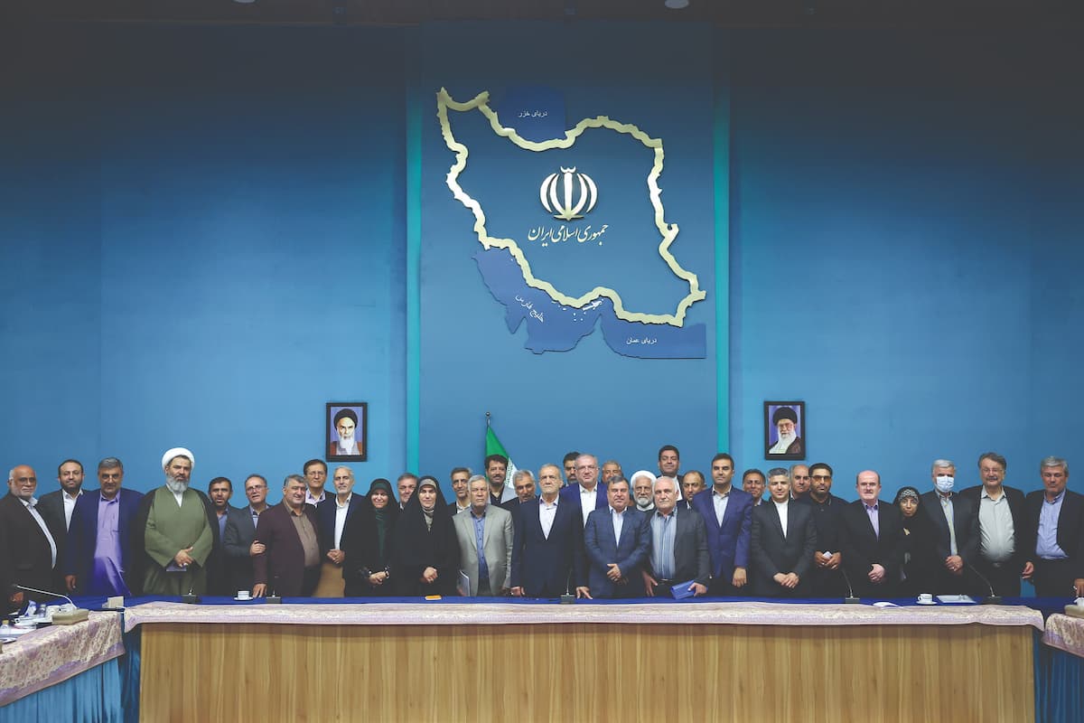 همنشینی پزشکیان و پارلمان‌نشینان در پاستور