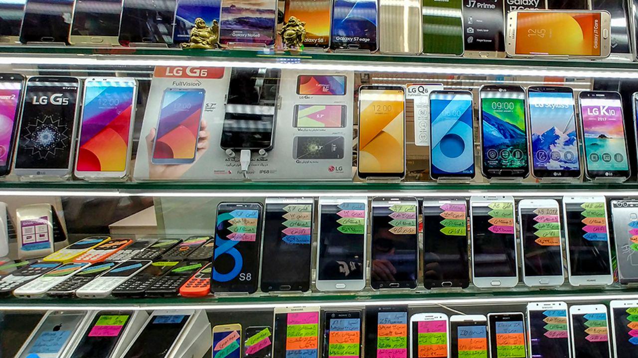هیچ ممنوعیتی برای واردات موبایل وجود ندارد