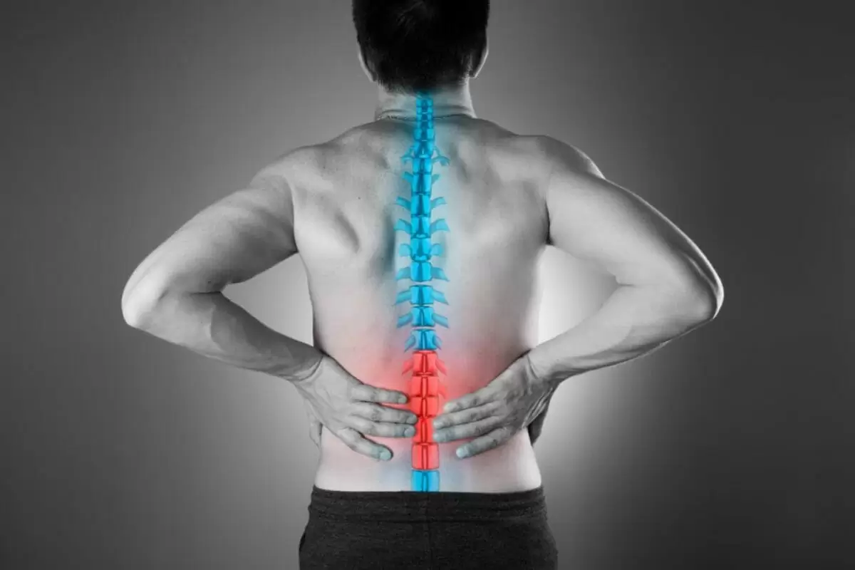 چگونه بدون آسیب به کمر، بارها را بلند کنیم؟