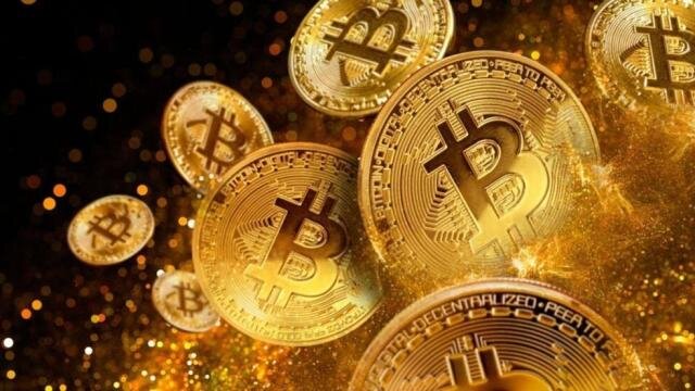 آیا «بیت‌کوین» می‌تواند از حمایت ۱۰۲‌هزار دلار دفاع کند؟