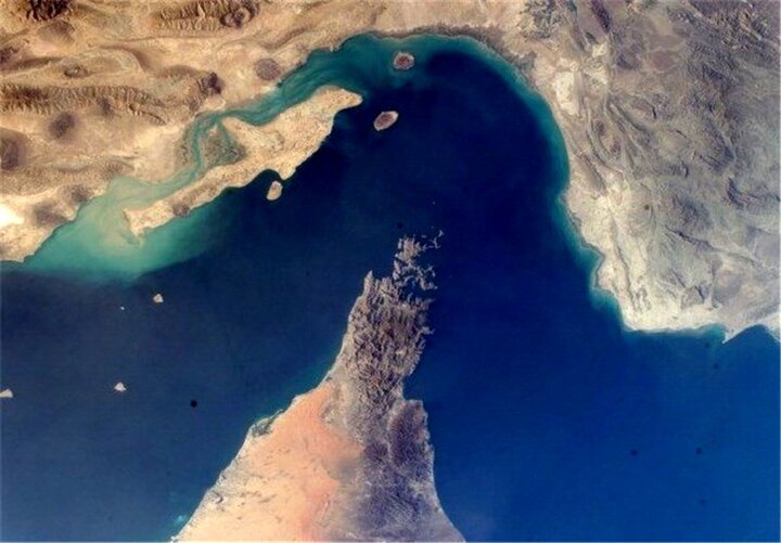 تنگه هرمز زیر سایه تنش‌ها
