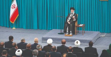در لوایح اقتصادی دستکاری کمتری صورت گیرد