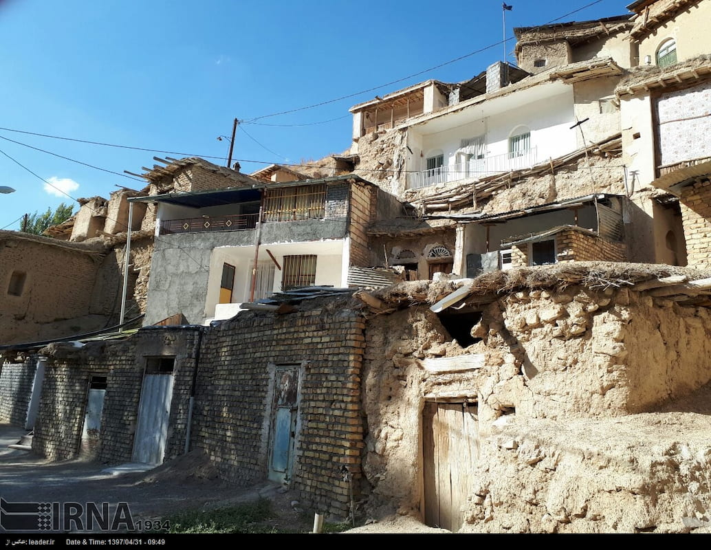 دهکده دستکندها نیازمند نگاه حمایتی دهکده دستکندها نیازمند نگاه حمایتی