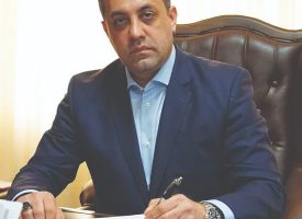 روز ملی صنعت‌ و معدن؛ بزرگداشت قهرمانان جبهه اقتصاد است