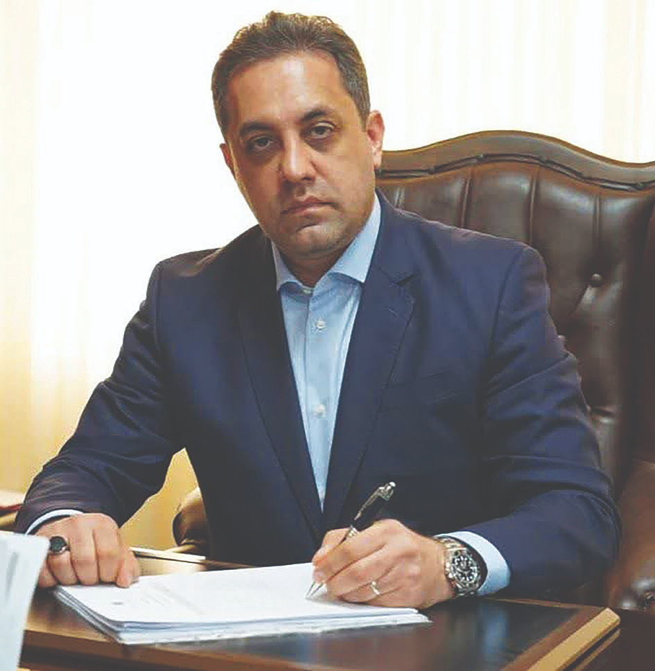 روز ملی صنعت‌ و معدن؛ بزرگداشت قهرمانان جبهه اقتصاد است