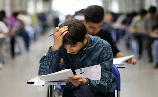 عذرخواهی آموزش و پرورش بابت وقفه در آزمون پایه نهم