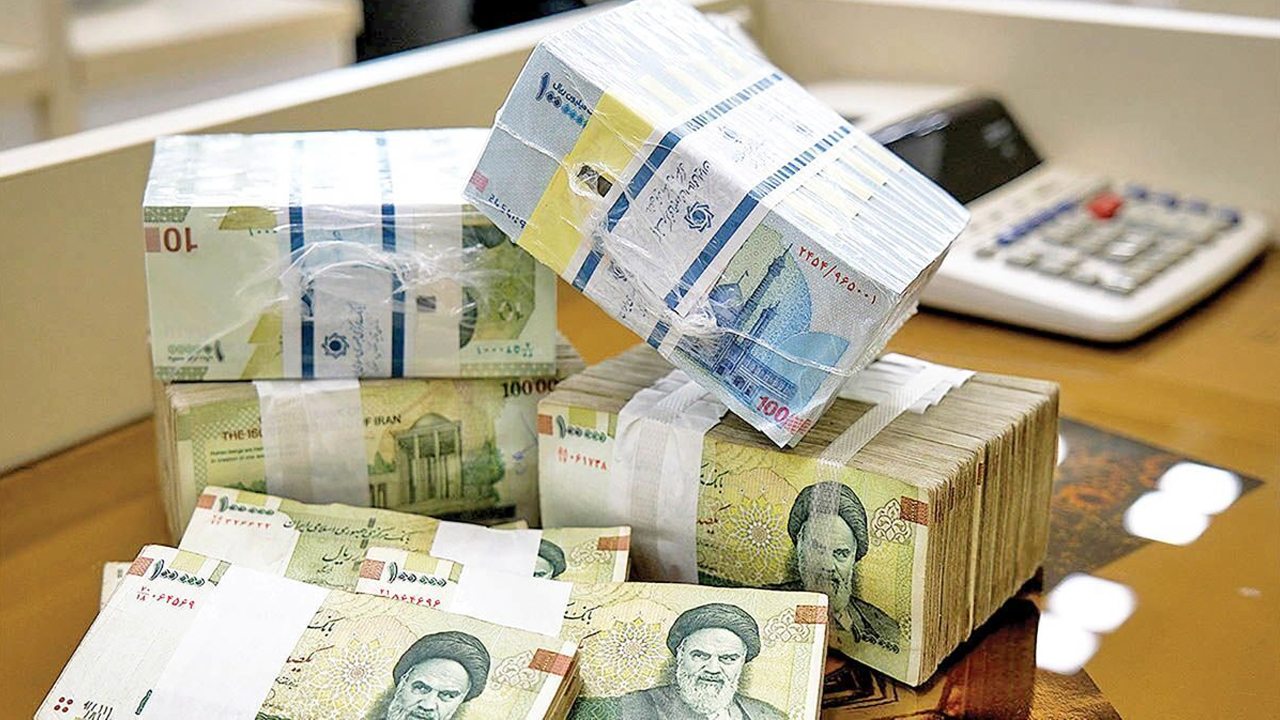 یارانه عیدانه یا کالابرگ؟ تصمیم دولت برای اعیاد در هالهای از ابهام یارانه عیدانه یا کالابرگ؟ تصمیم دولت برای اعیاد در هالهای از ابهام