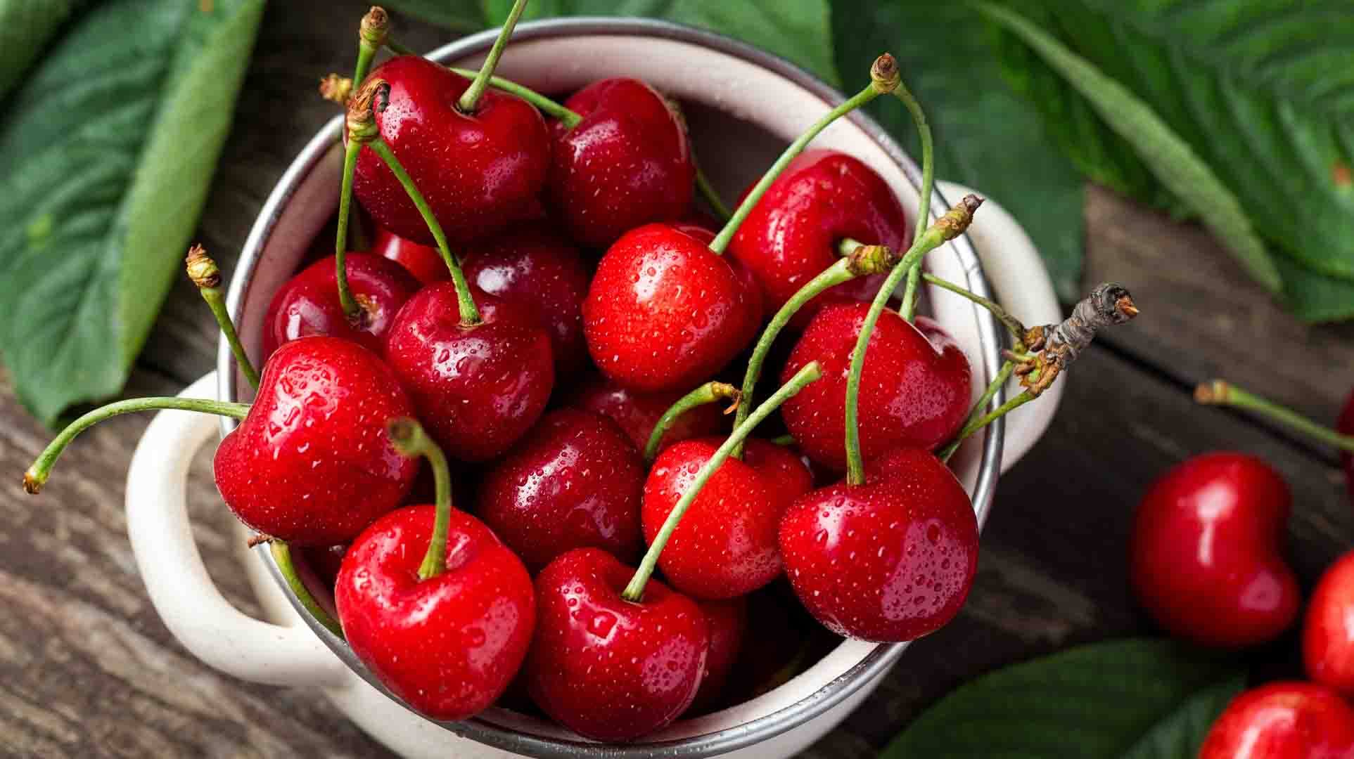 افزایش قیمت میوههای نوبرانه در بازار/ گیلاس و گلابی در صدر میوههای گران افزایش قیمت میوههای نوبرانه در بازار/ گیلاس و گلابی در صدر میوههای گران