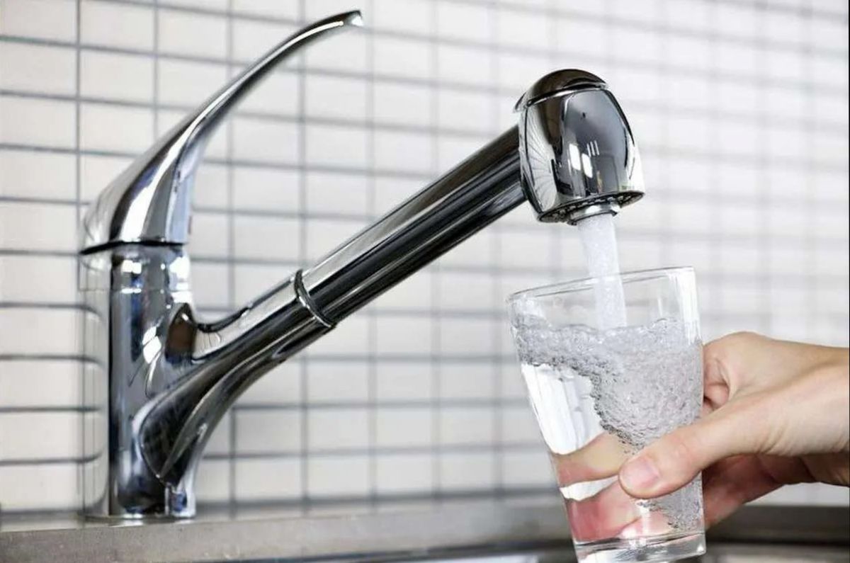 کیفیت آب تهران به زیر سطح استاندارد رسید؟ آب معدنی بخریم؟ کیفیت آب تهران به زیر سطح استاندارد رسید؟ آب معدنی بخریم؟