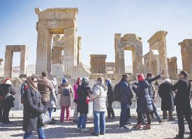 آینده مبهم راهنمایان گردشگری