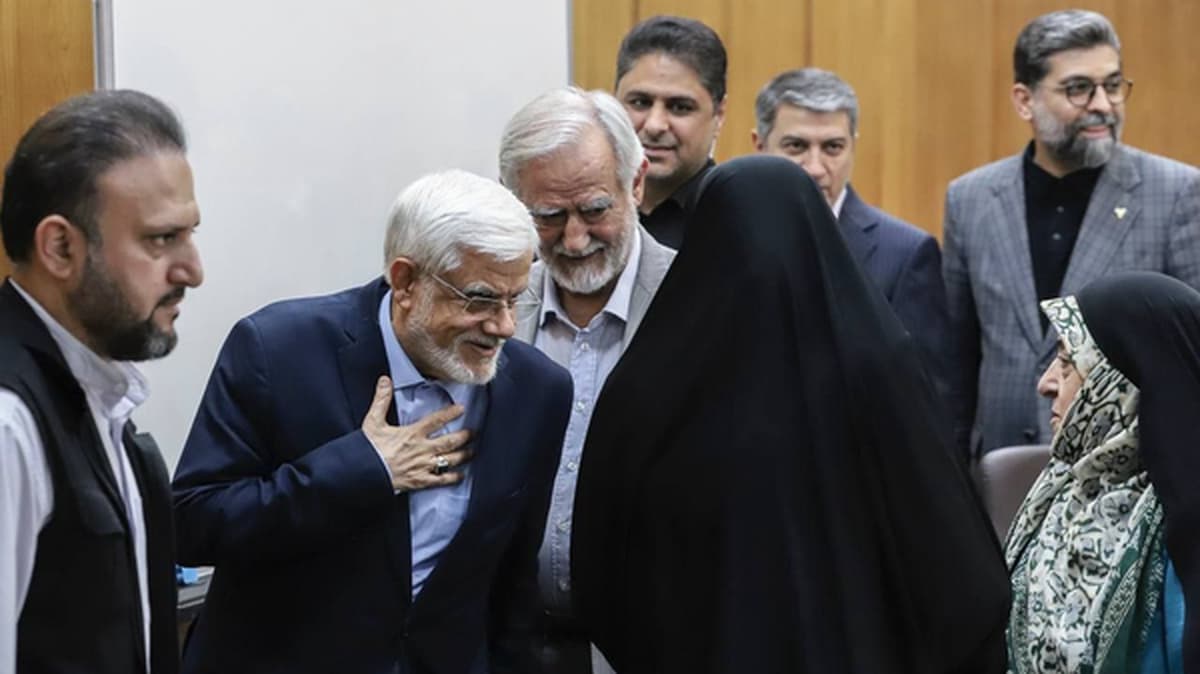 احزاب و جناح‌های سیاسی صرفا انتقاد می‌کنند
