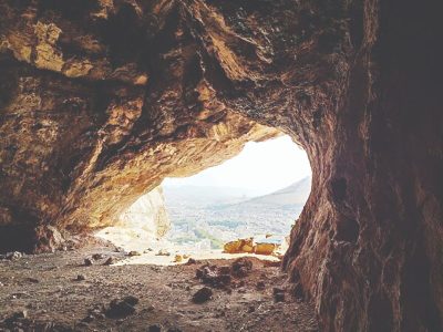 ثبت جهانی غارهای ۶‌گانه خرم‌آباد باید تبدیل به ثروت شود