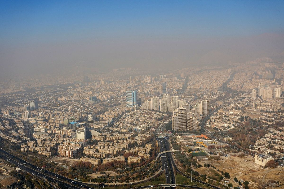 هوای آلوده تهران در مرز وضعیت قرمز هوای آلوده تهران در مرز وضعیت قرمز