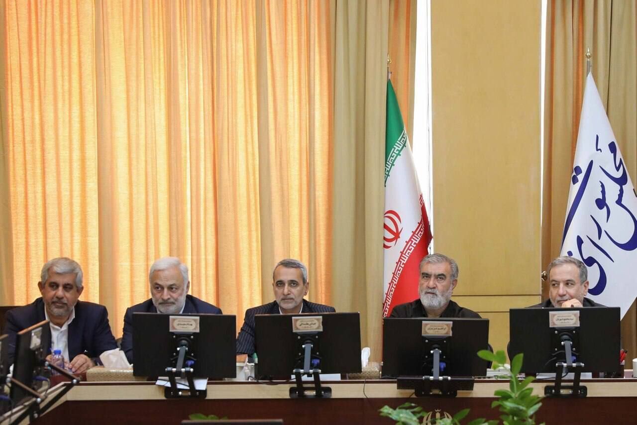 حضور عراقچی و اسلامی در کمیسیون امنیت ملی مجلس حضور عراقچی و اسلامی در کمیسیون امنیت ملی مجلس