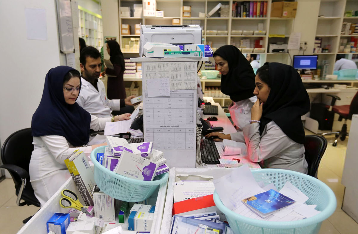 ۹۰ درصد داروخانه‌ها در جنگ ۱۲ روزه فعال ماندند