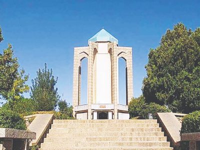 رشد گردشگری همدان نیازمند کنار گذاشتن روش‌های نخ‌نما