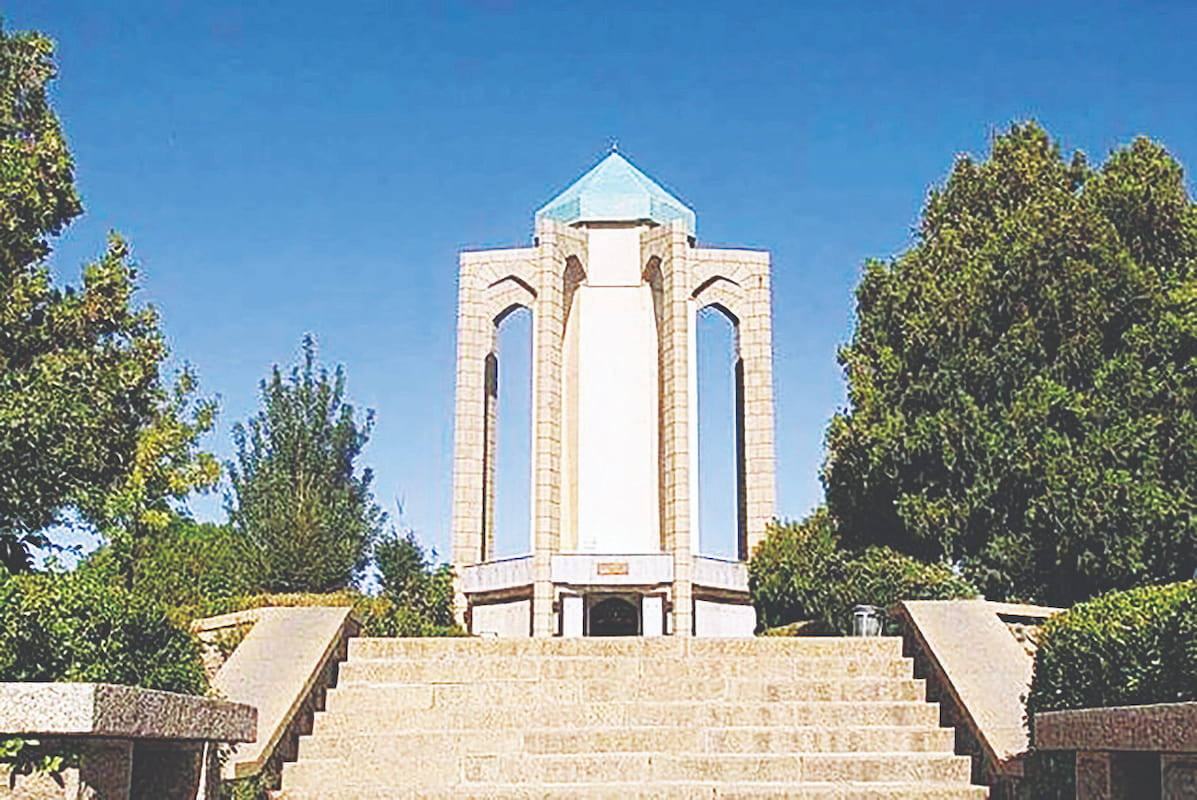 رشد گردشگری همدان نیازمند کنار گذاشتن روش‌های نخ‌نما