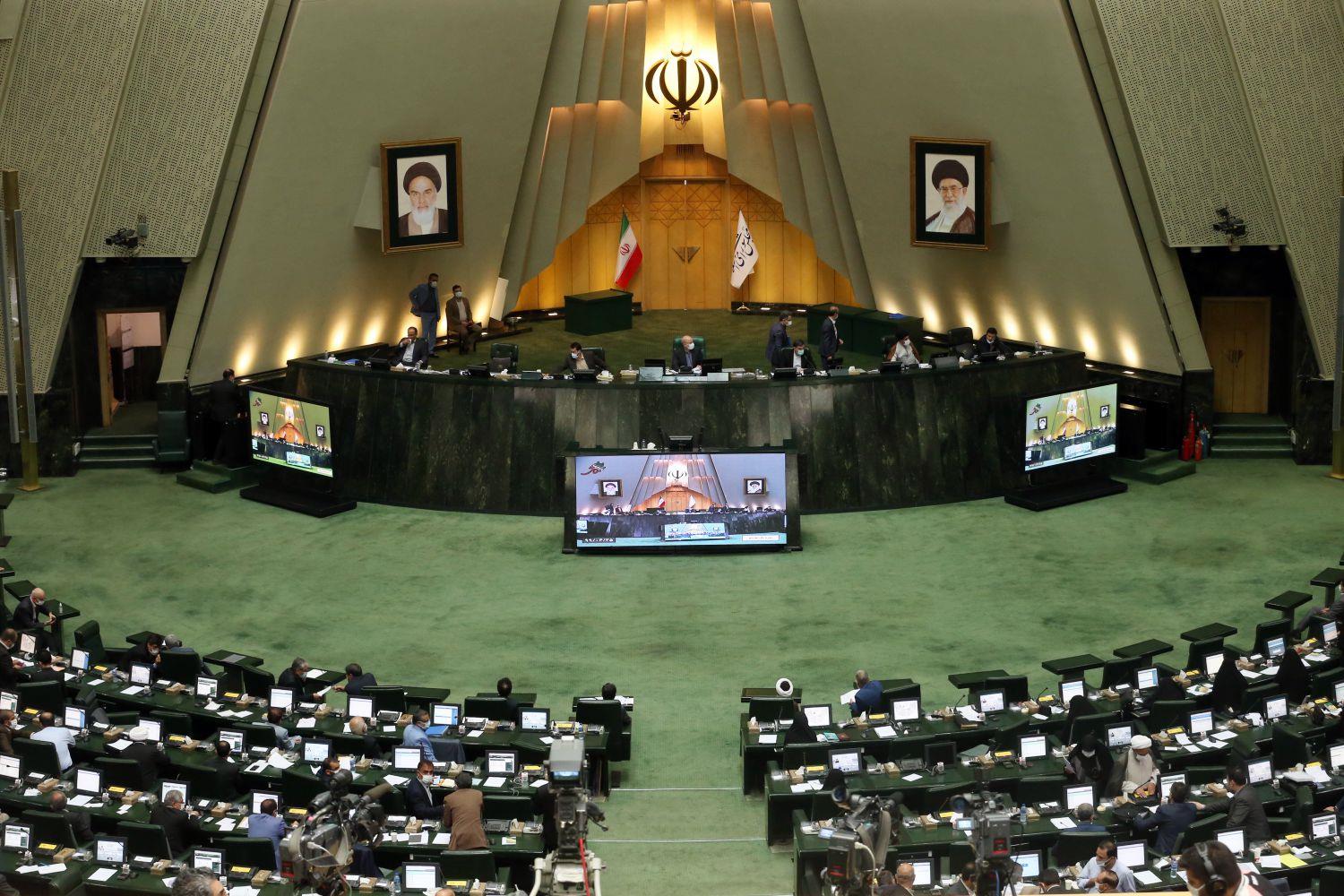 الزام قانونی برای حمایت از ایرانیان خارج از کشور در مواقع بحرانی تصویب شد الزام قانونی برای حمایت از ایرانیان خارج از کشور در مواقع بحرانی تصویب شد