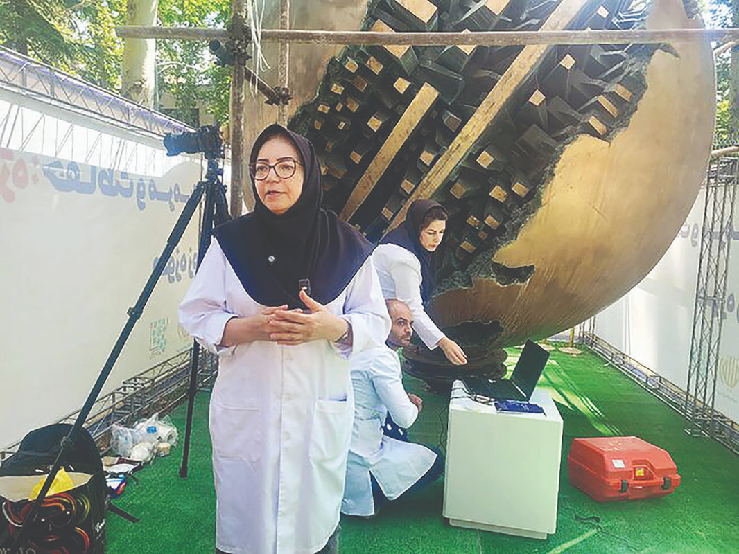 مرمت گوی برنزی ۳۰۰۰ کیلوگرمی در تهران آغاز شد