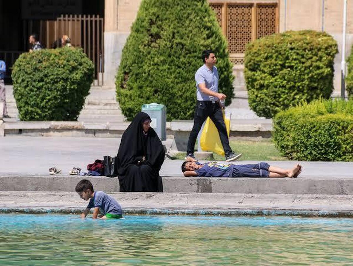 گرمای طاقتفرسا در ۱۰ شهر اصفهان؛ کاشان و نطنز در لیست داغها گرمای طاقتفرسا در ۱۰ شهر اصفهان؛ کاشان و نطنز در لیست داغها