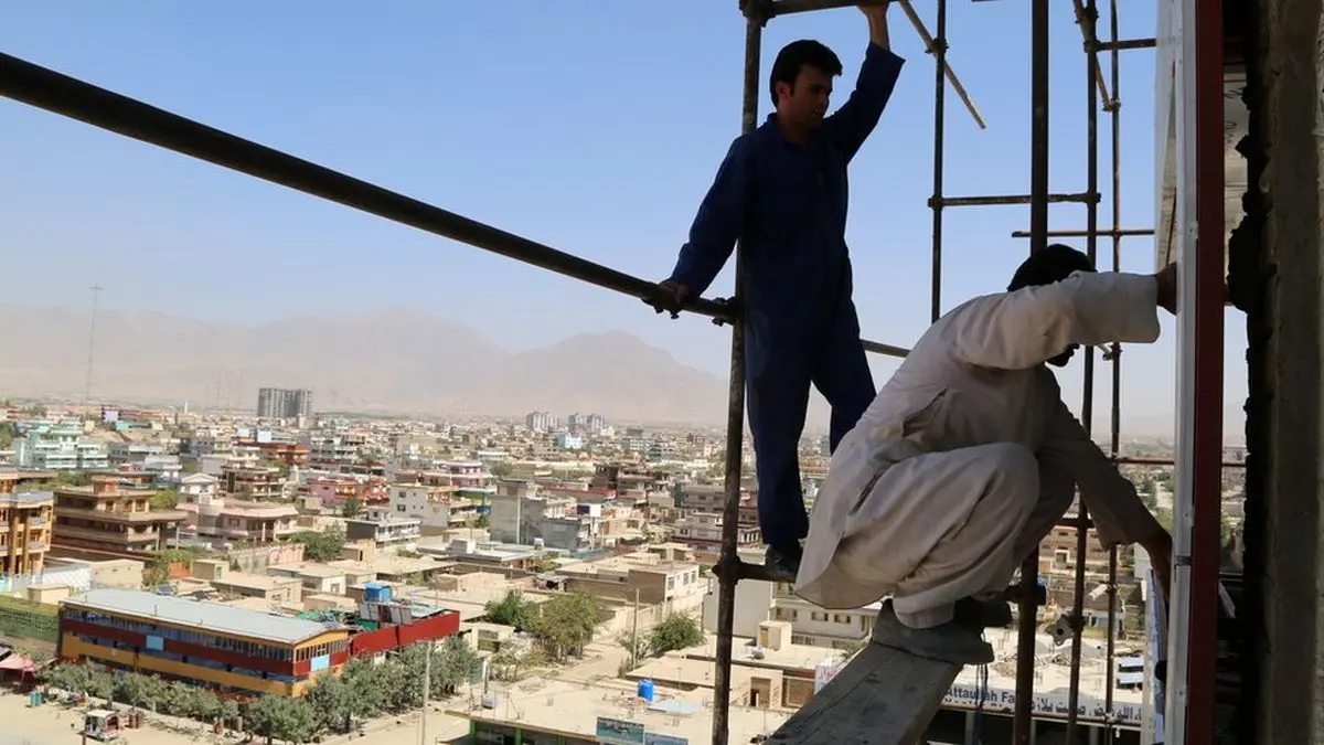 استاندار تهران خبر از تأمین نیروی کار خارجی با ویزای کار داد؛ چه کسانی واجد شرایط ویزای کار هستند؟