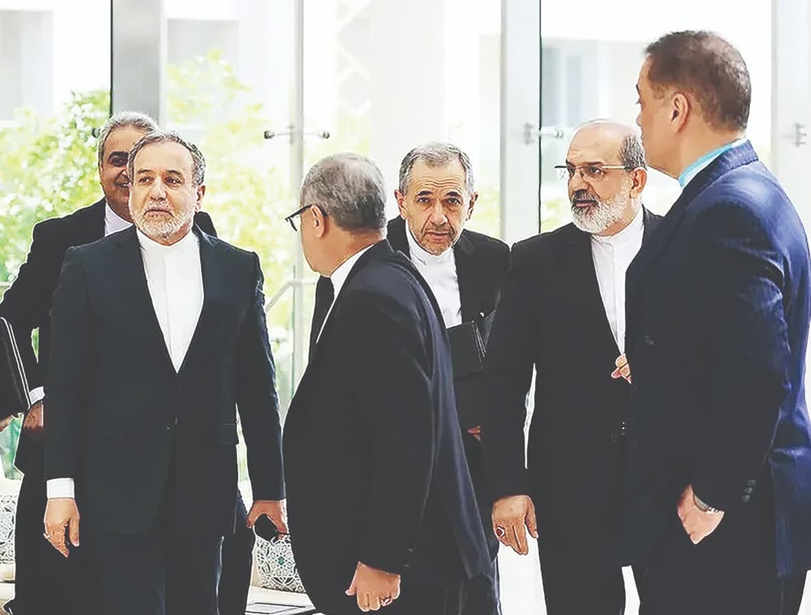 بوروکراسی به جای دیپلماسی