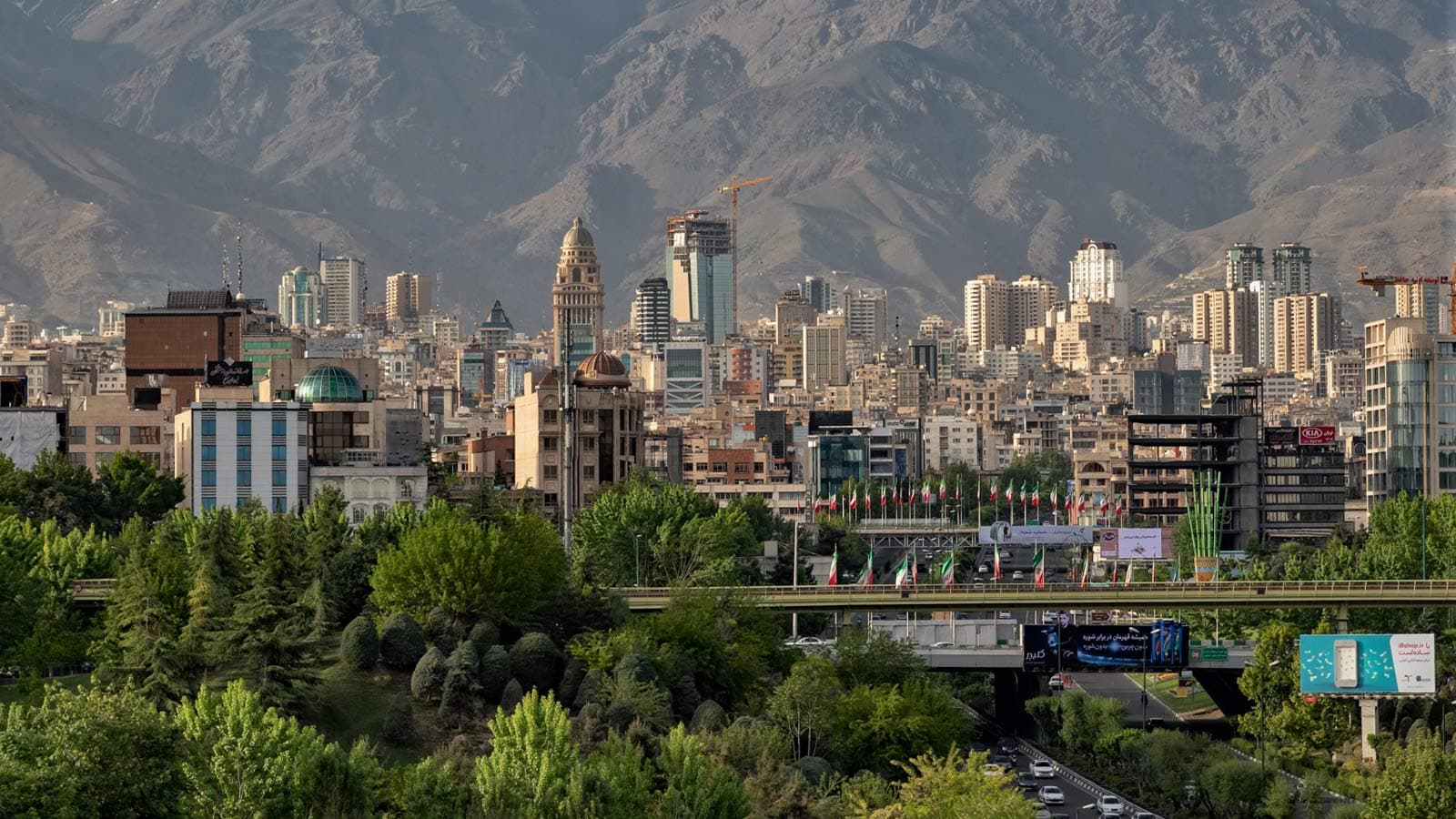 متوسط قیمت پیشنهادی مسکن در مناطق شرقی و غربی تهران؛ رشد قابل توجه قیمت نوسازها متوسط قیمت پیشنهادی مسکن در مناطق شرقی و غربی تهران؛ رشد قابل توجه قیمت نوسازها