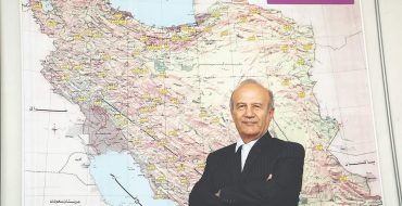 دولت ما دشتی پهناور از بودجه و مقام فاقد کارایی است