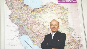 دولت ما دشتی پهناور از بودجه و مقام فاقد کارایی است