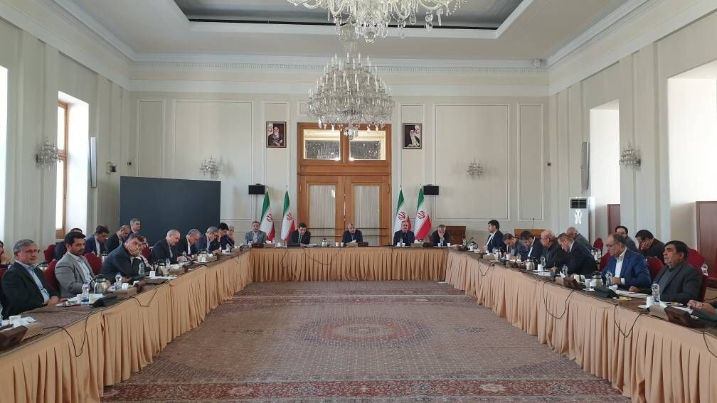 بررسی همکاری با افغانستان و پاکستان در ستاد اقتصادی؛ مسیرهای تجاری دوجانبه چگونه تقویت میشود؟ بررسی همکاری با افغانستان و پاکستان در ستاد اقتصادی؛ مسیرهای تجاری دوجانبه چگونه تقویت میشود؟