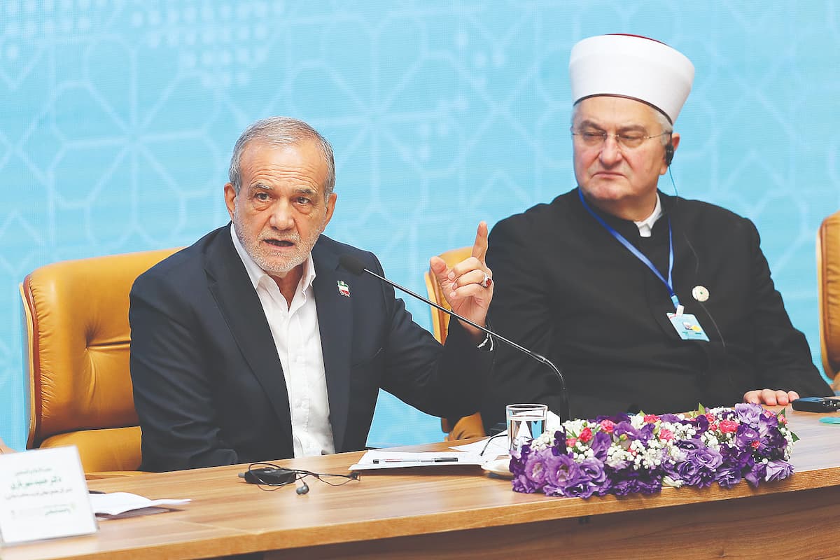 مردم ایران مقابل ظلم، ستم و تجاوز سر خم نخواهند کرد مردم ایران مقابل ظلم، ستم و تجاوز سر خم نخواهند کرد