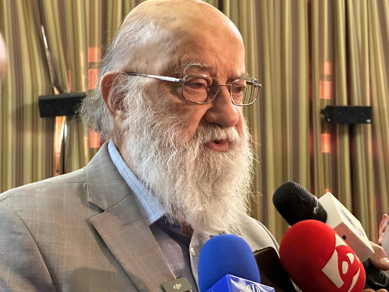 مهدی چمران: وعده خرید پنج هزار اتوبوس محقق نشده است مهدی چمران: وعده خرید پنج هزار اتوبوس محقق نشده است