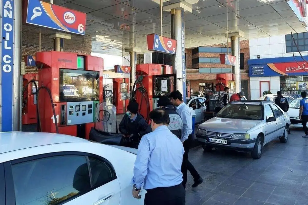 حریری: افزایش نرخ ارز و بنزین رکود و بیکاری گسترده ایجاد میکند حریری: افزایش نرخ ارز و بنزین رکود و بیکاری گسترده ایجاد میکند