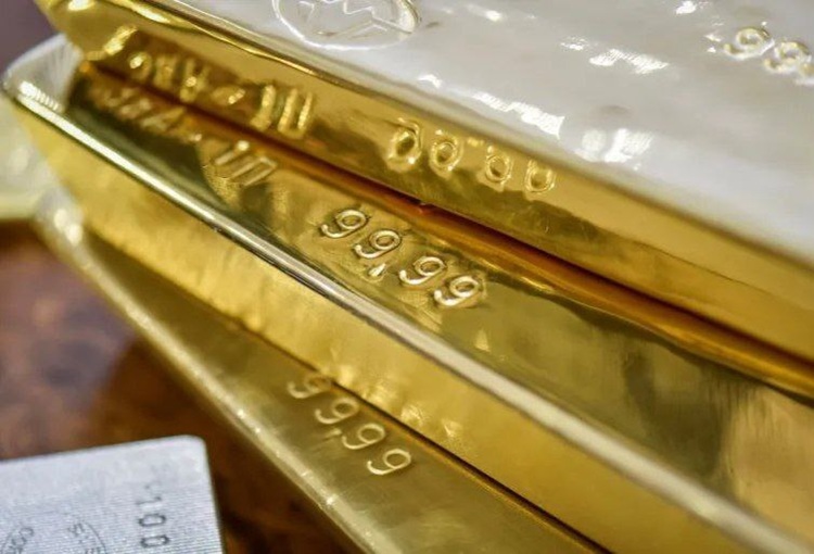 توقف طلای جهانی در ۳۹۸۰ دلار؛ بازار در دوراهی سیاست و تجارت توقف طلای جهانی در ۳۹۸۰ دلار؛ بازار در دوراهی سیاست و تجارت