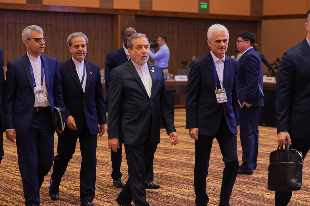 عراقچی: ادعای بازگشت قطعنامههای لغوشده شورای امنیت علیه ایران باطل است عراقچی: ادعای بازگشت قطعنامههای لغوشده شورای امنیت علیه ایران باطل است