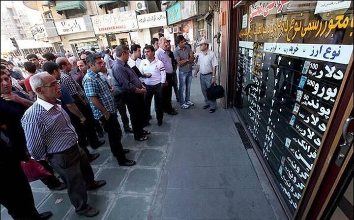 بانک مرکزی آماده مداخله در بازار ارز؛ آیا روند صعودی قیمت دلار متوقف خواهد شد؟
