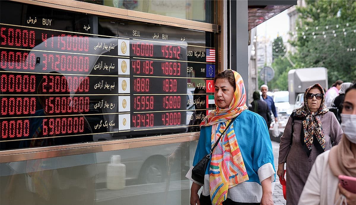 دلار عقب نشست اما طلا سقف شکست؛ آیا ۴۰۰۰ دلار اونس، قیمت سکه را می‌کوبد؟