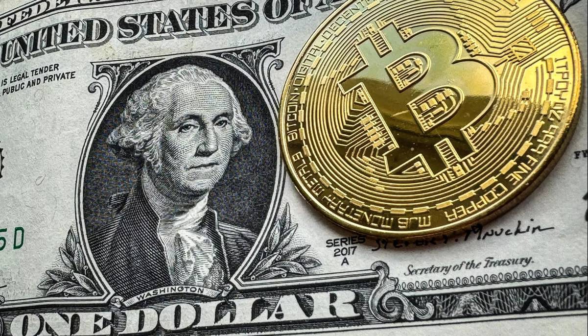 رشد بیت‌کوین تا ۱۶۵ هزار دلار؛ فرصت یا حباب تازه در بازار رمزارز؟