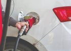 تا پایان سال خبری از گرانی بنزین نیست