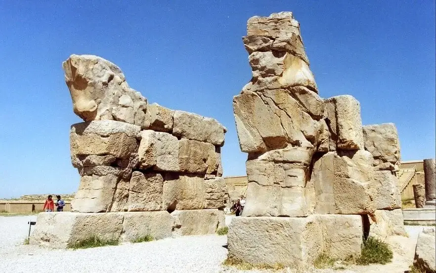 آیا فرونشست زمین، تخت جمشید را فرو میبرد؟ آیا فرونشست زمین، تخت جمشید را فرو میبرد؟