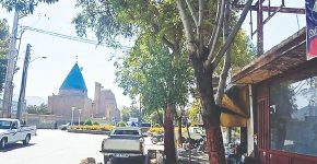 تخریب داوطلبانه بنای غیرمجاز در حریم مجموعه تاریخی بسطام تخریب داوطلبانه بنای غیرمجاز در حریم مجموعه تاریخی بسطام