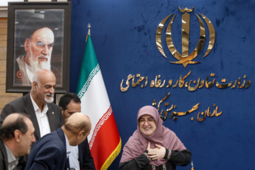 اهدای جهیزیه به ۳۴۵۹ زوج نیازمند اهدای جهیزیه به ۳۴۵۹ زوج نیازمند