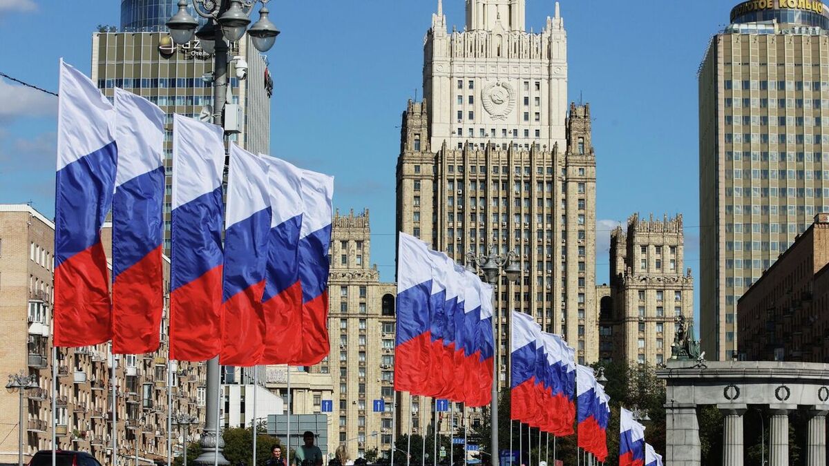 مذاکرات با بانکهای روسی؛ آیا ارز ترجیحی ایران به قدرت جدیدی دست مییابد؟ مذاکرات با بانکهای روسی؛ آیا ارز ترجیحی ایران به قدرت جدیدی دست مییابد؟