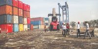 شهری از کانتینرهای مچاله در گمرک شهیدرجایی
