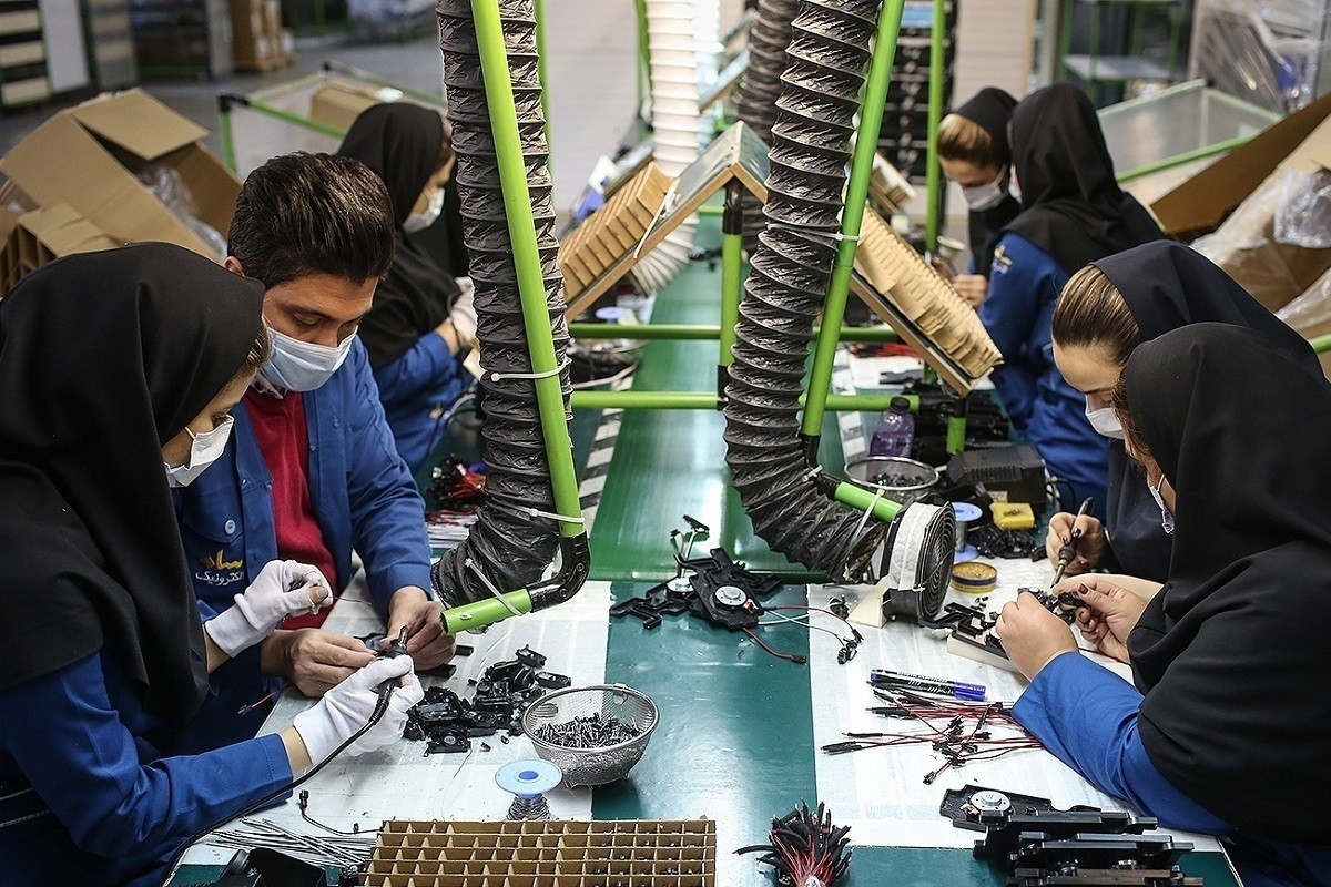 موجودی انبار صنایع در بهار ۱۴۰۴ افزایش یافت؛ اما معادن سقوط کردند