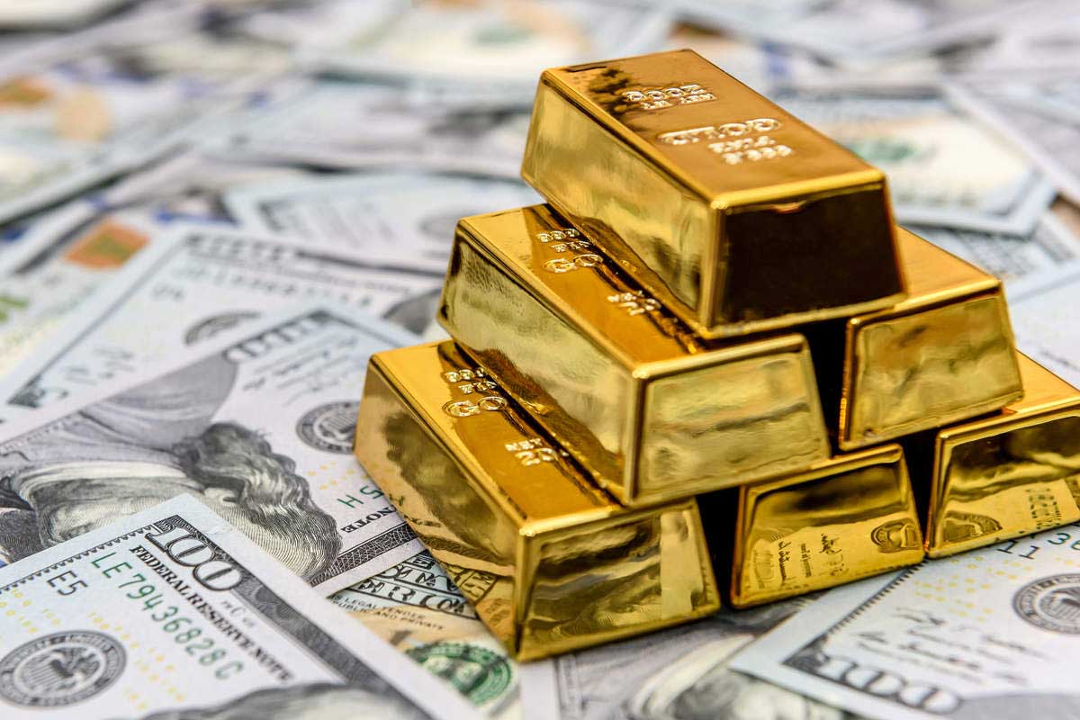 طلا بخریم یا دلار؟ دوئل بزرگ بازارها تا پایان ۱۴۰۴ طلا بخریم یا دلار؟ دوئل بزرگ بازارها تا پایان ۱۴۰۴