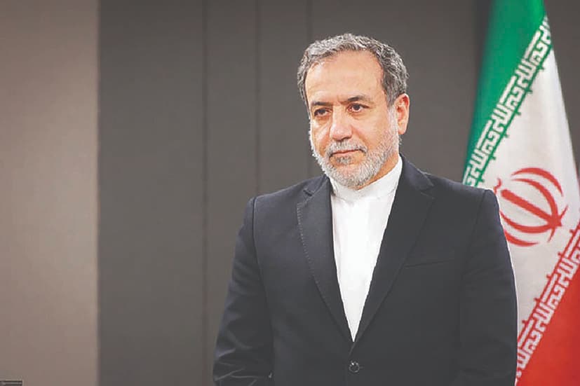 قرار نیست از برجام خارج شویم قرار نیست از برجام خارج شویم