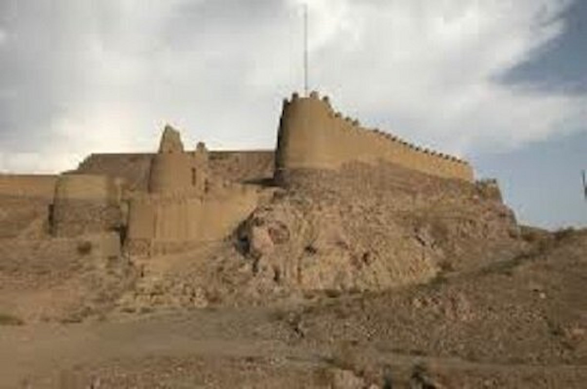 قلعه تاریخی کهنوج مرمت می‌شود